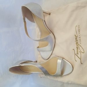 Imagine Vince Camuto Platinum Tumbled Metallic heel size 9.5M